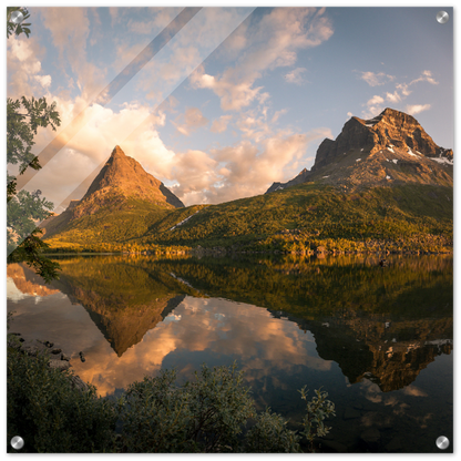 Veggbilde på pleksiglass av Innerdalen i solnedgang