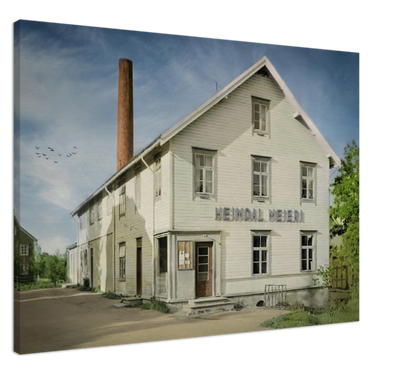 Fornyet veggbilde på lerret av meierigården i Heimdal sentrum, Trondheim. Bilde opprinnelig fra 1945