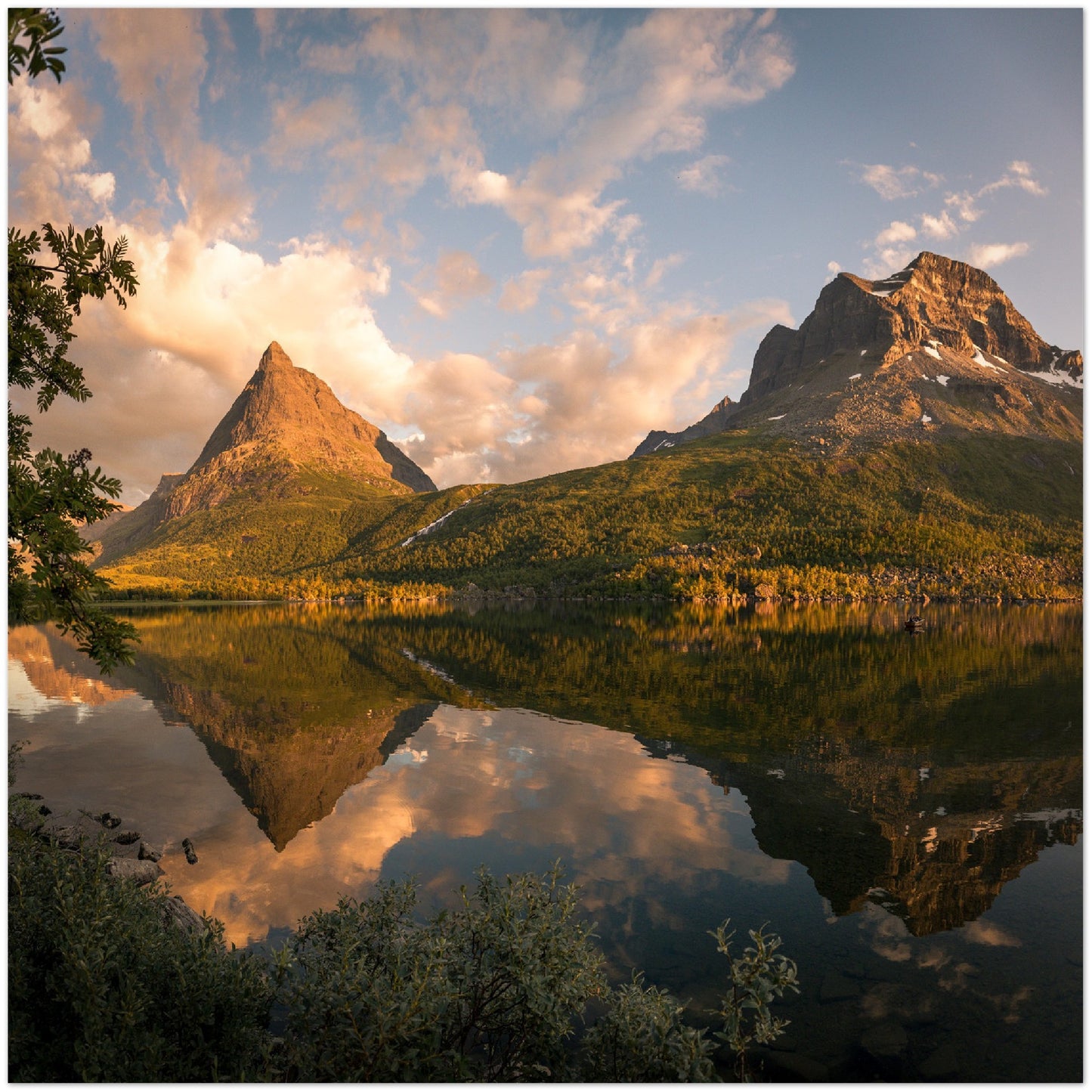 Veggbilde av Innerdalen i solnedgang